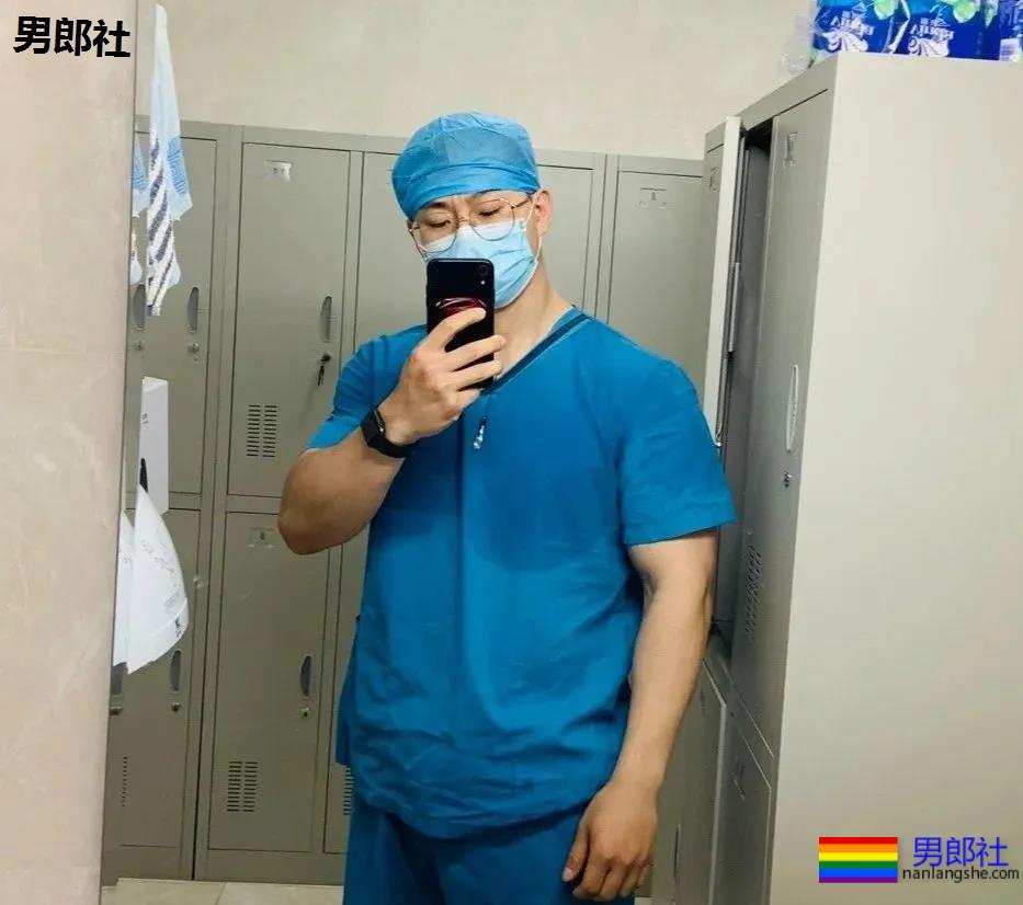 继推特小牙之后，又一个北京医生刷屏，网友：求打针！！ - 51虹马