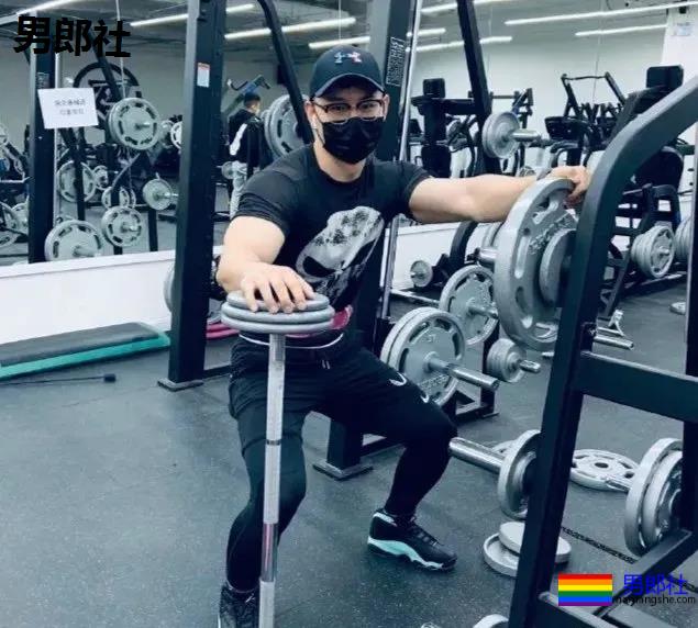 继推特小牙之后，又一个北京医生刷屏，网友：求打针！！ - 51虹马