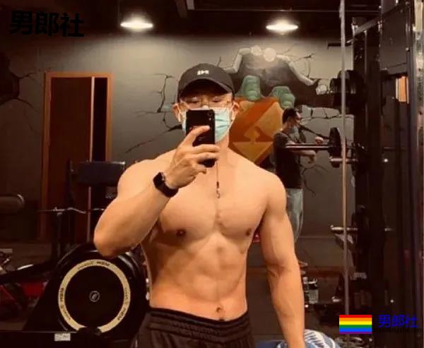 继推特小牙之后，又一个北京医生刷屏，网友：求打针！！ - 51虹马