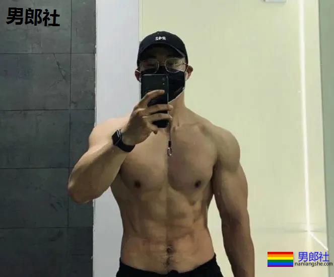 继推特小牙之后，又一个北京医生刷屏，网友：求打针！！ - 51虹马