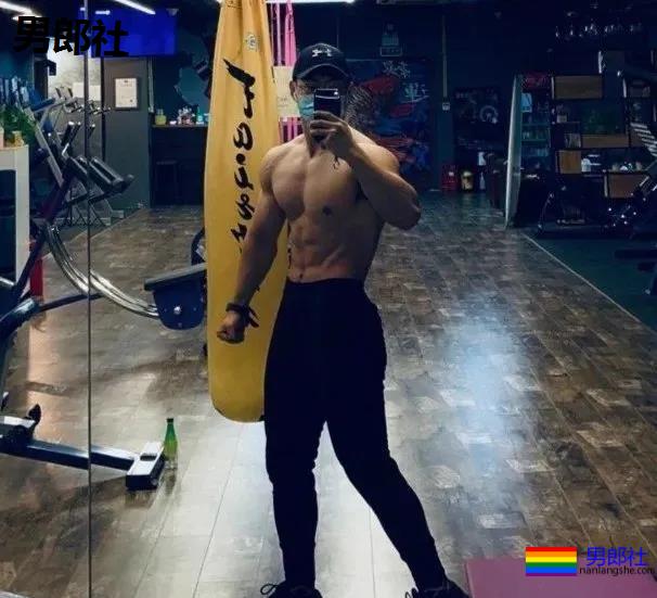 继推特小牙之后，又一个北京医生刷屏，网友：求打针！！ - 51虹马