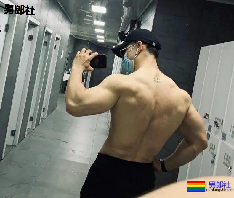 继推特小牙之后，又一个北京医生刷屏，网友：求打针！！ - 51虹马