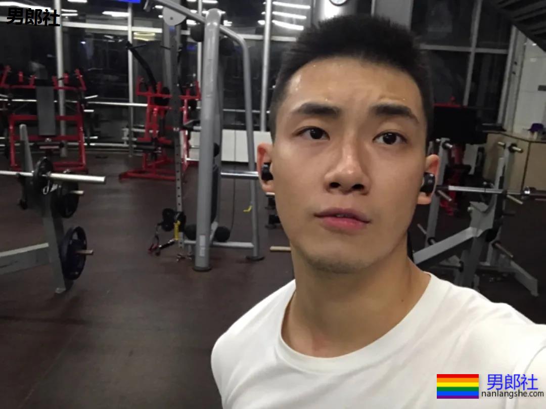 上海教练の私房照！哇哦~好羞涩。。。 - 51虹马