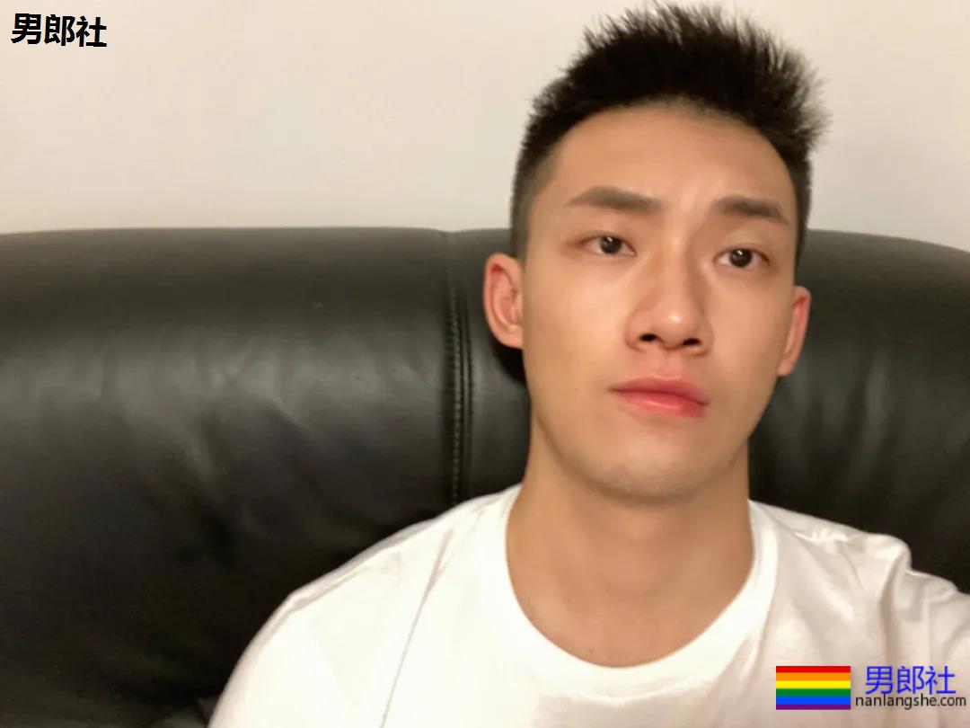 上海教练の私房照！哇哦~好羞涩。。。 - 51虹马