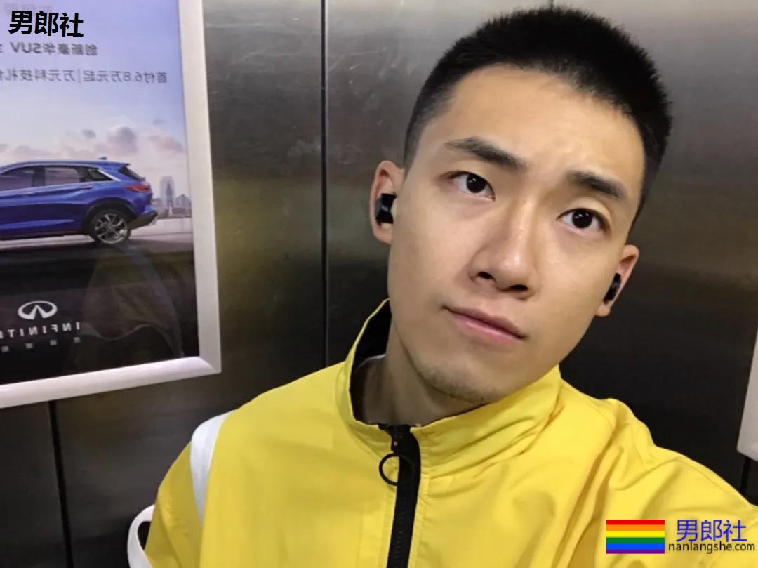 上海教练の私房照！哇哦~好羞涩。。。 - 51虹马