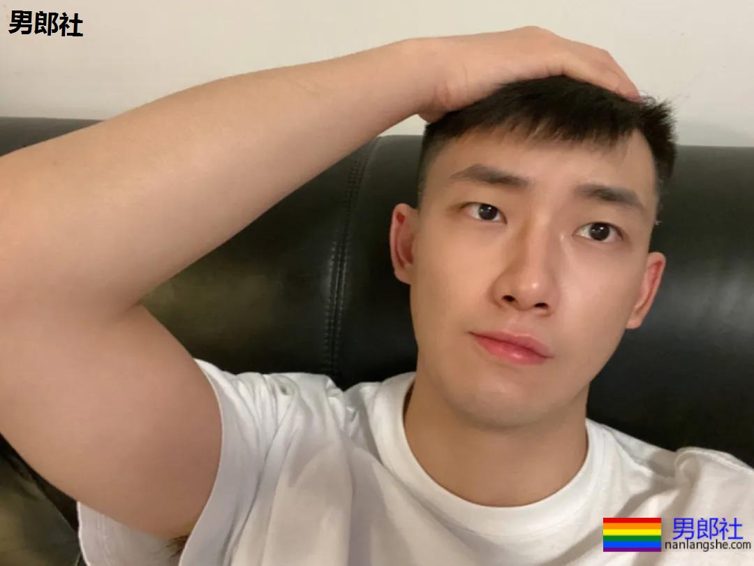 上海教练の私房照！哇哦~好羞涩。。。 - 51虹马