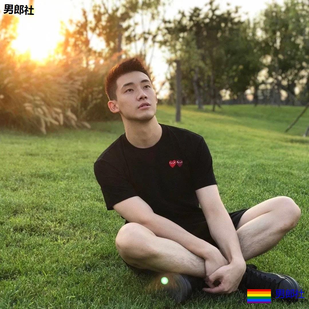 上海教练の私房照！哇哦~好羞涩。。。 - 51虹马