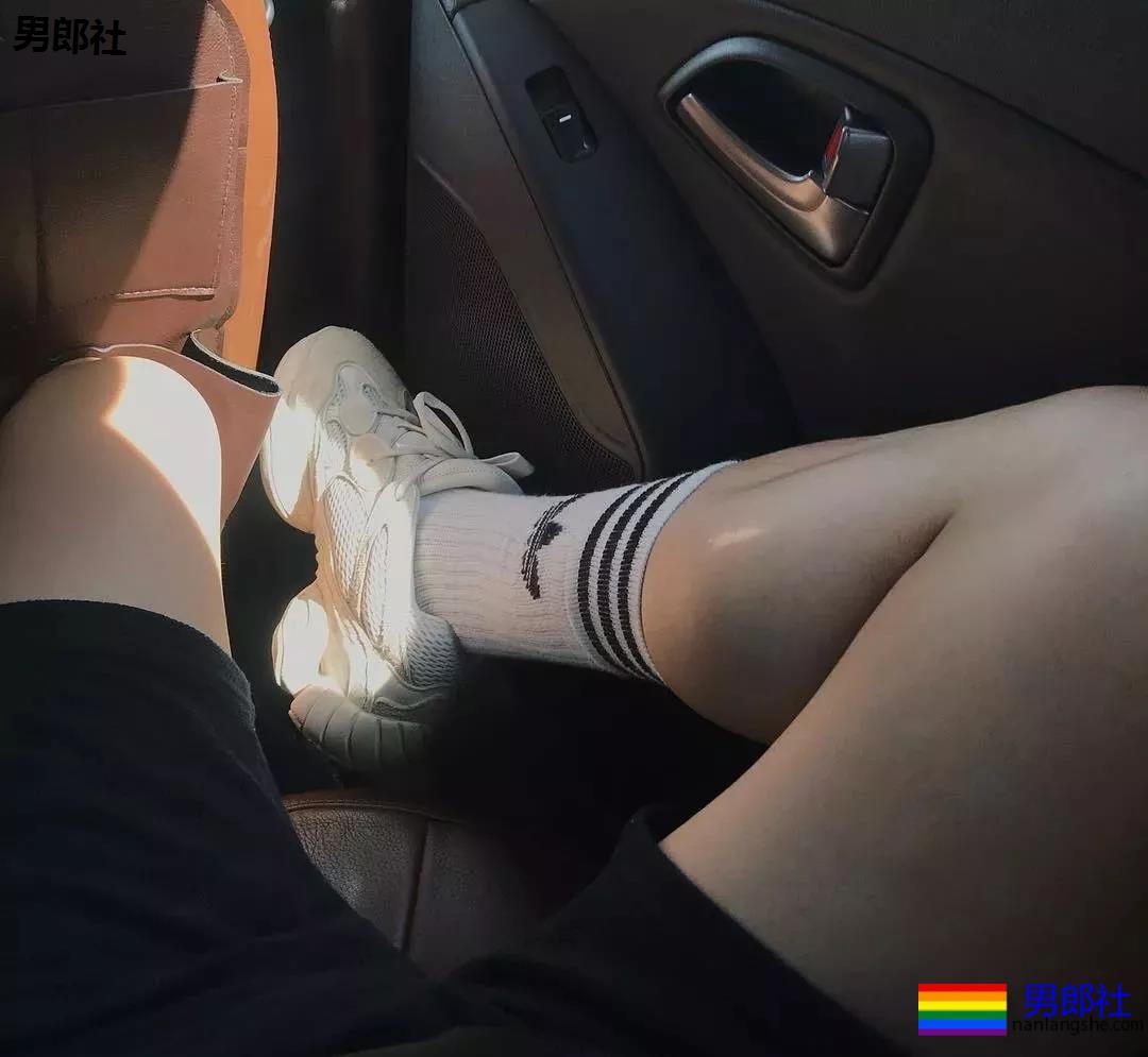 上海教练の私房照！哇哦~好羞涩。。。 - 51虹马