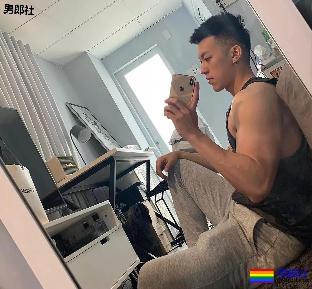 上海教练の私房照！哇哦~好羞涩。。。 - 51虹马