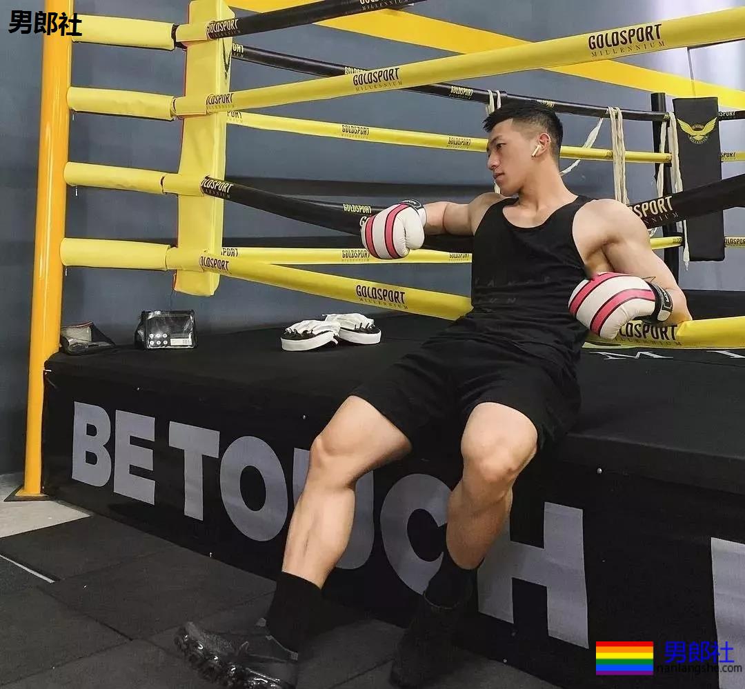 上海教练の私房照！哇哦~好羞涩。。。 - 51虹马