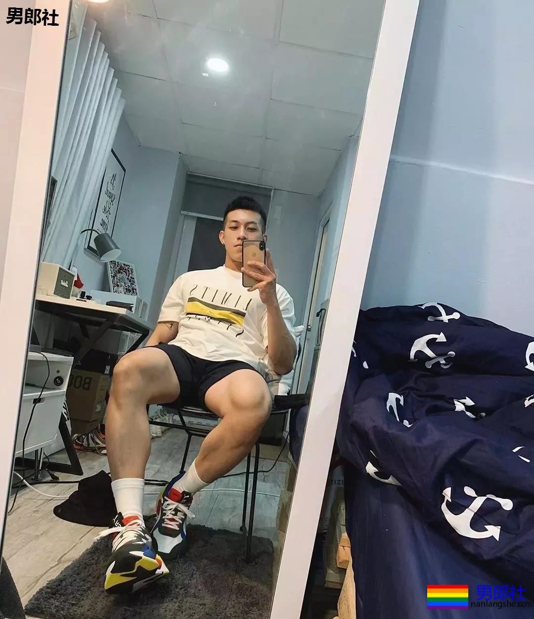 上海教练の私房照！哇哦~好羞涩。。。 - 51虹马