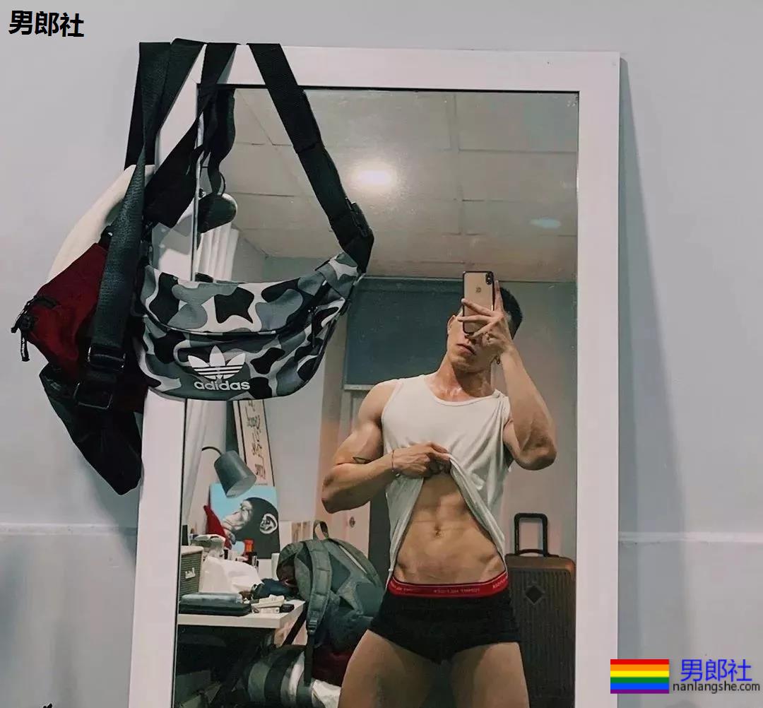 上海教练の私房照！哇哦~好羞涩。。。 - 51虹马