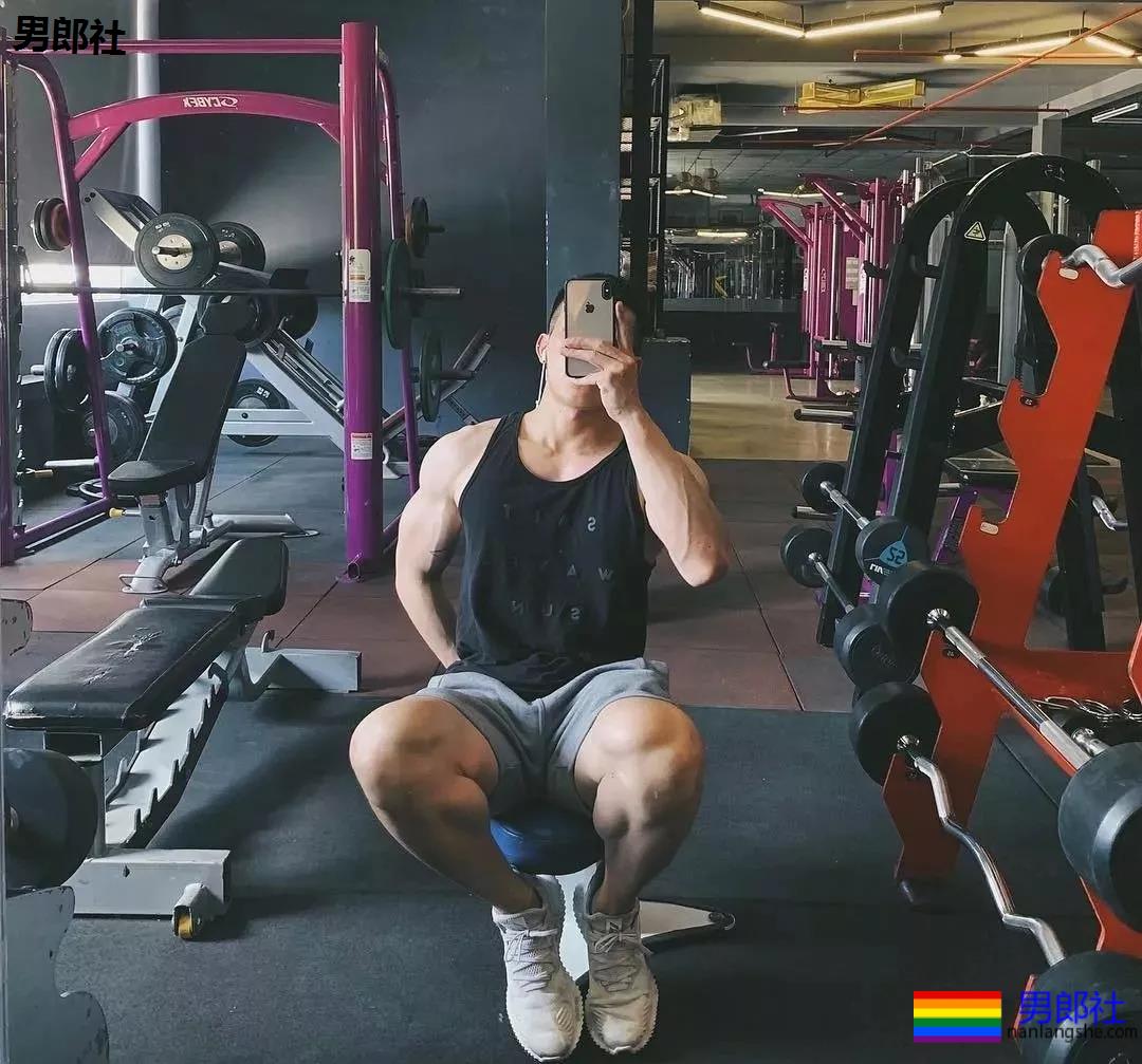 上海教练の私房照！哇哦~好羞涩。。。 - 51虹马