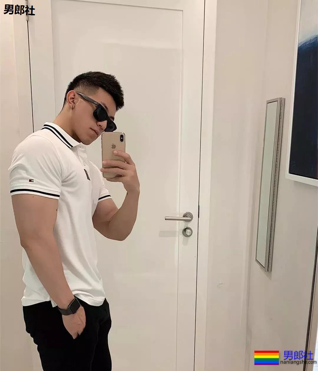 上海教练の私房照！哇哦~好羞涩。。。 - 51虹马