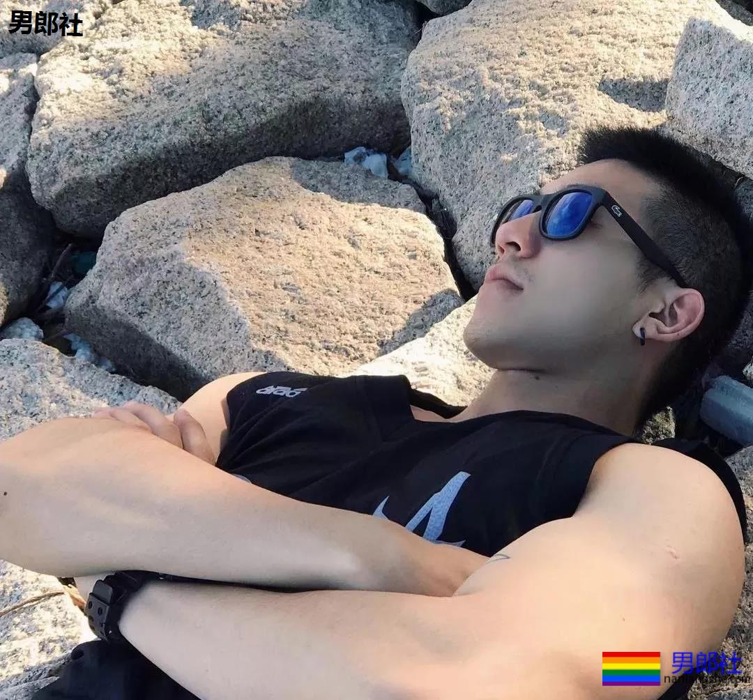 上海教练の私房照！哇哦~好羞涩。。。 - 51虹马