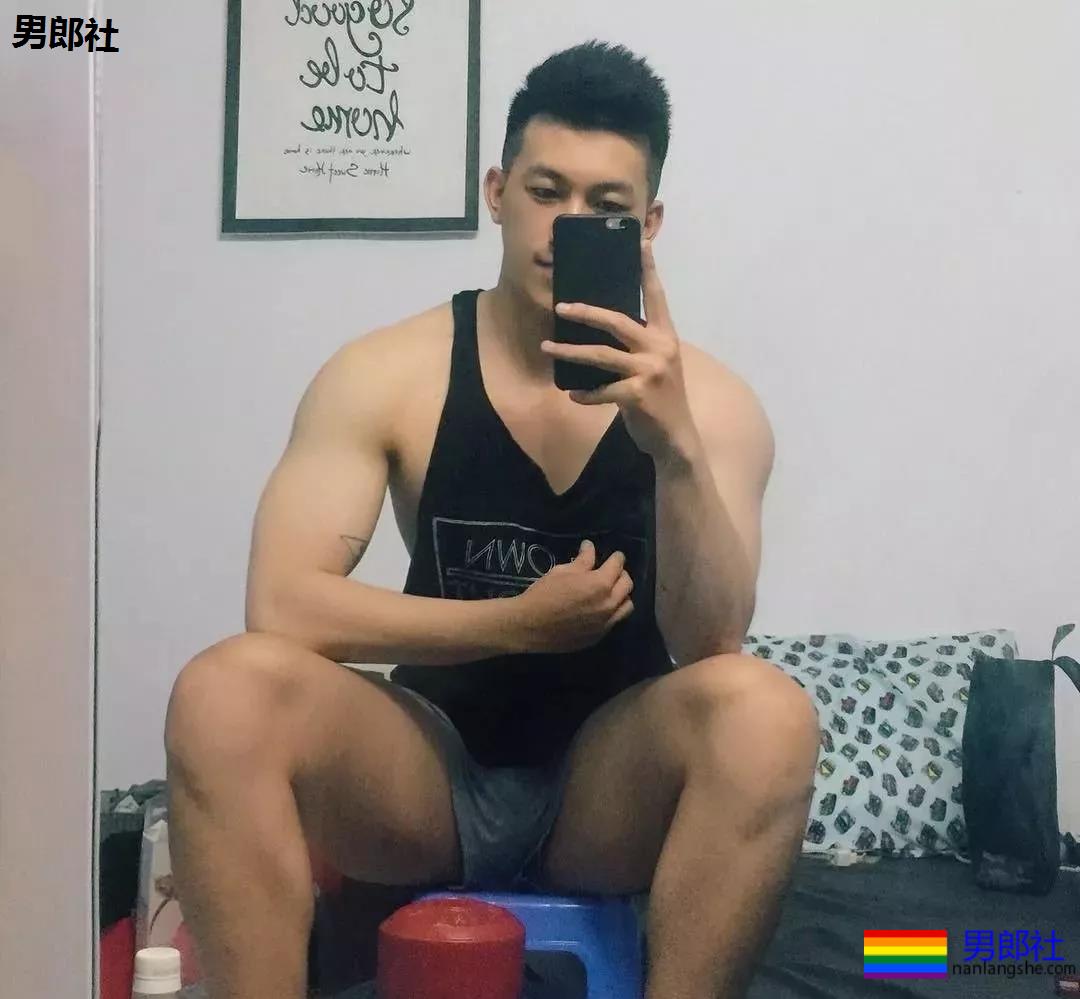 上海教练の私房照！哇哦~好羞涩。。。 - 51虹马