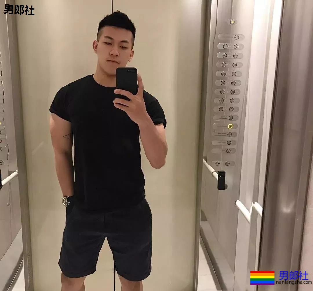 上海教练の私房照！哇哦~好羞涩。。。 - 51虹马