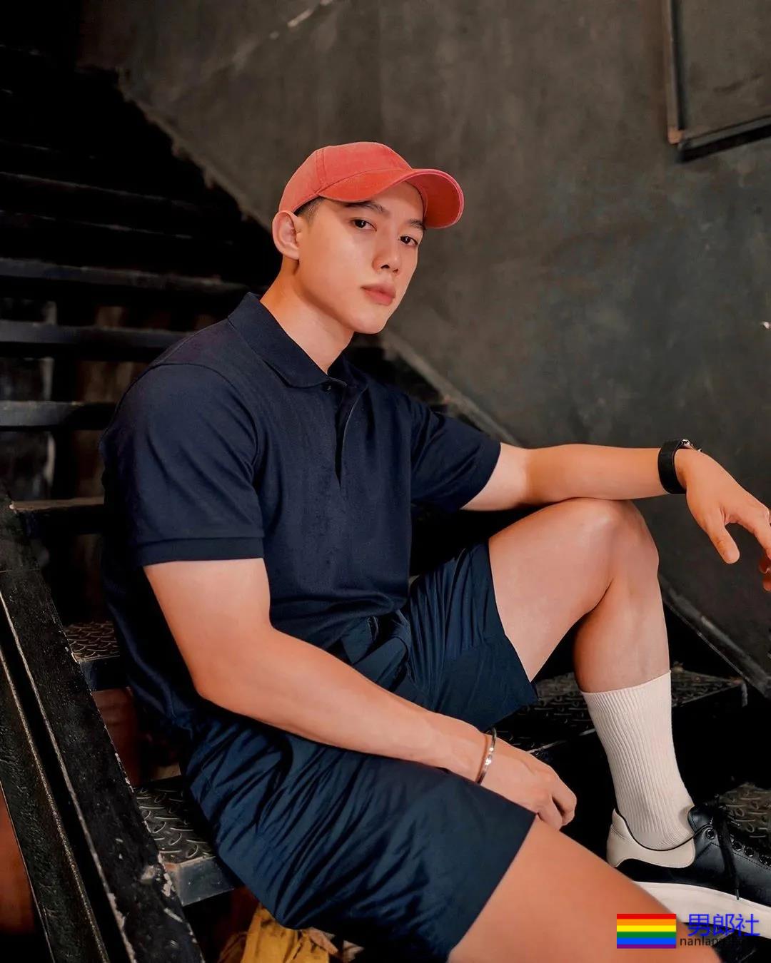 短裤瑜伽教练比毛若懿还软!96年腱子肉小狼狗,好水一翘屁嫩男! - 51虹马 短裤瑜伽教练比毛若懿还软!96年腱子肉小狼狗,好水一翘屁嫩男! - 51虹马