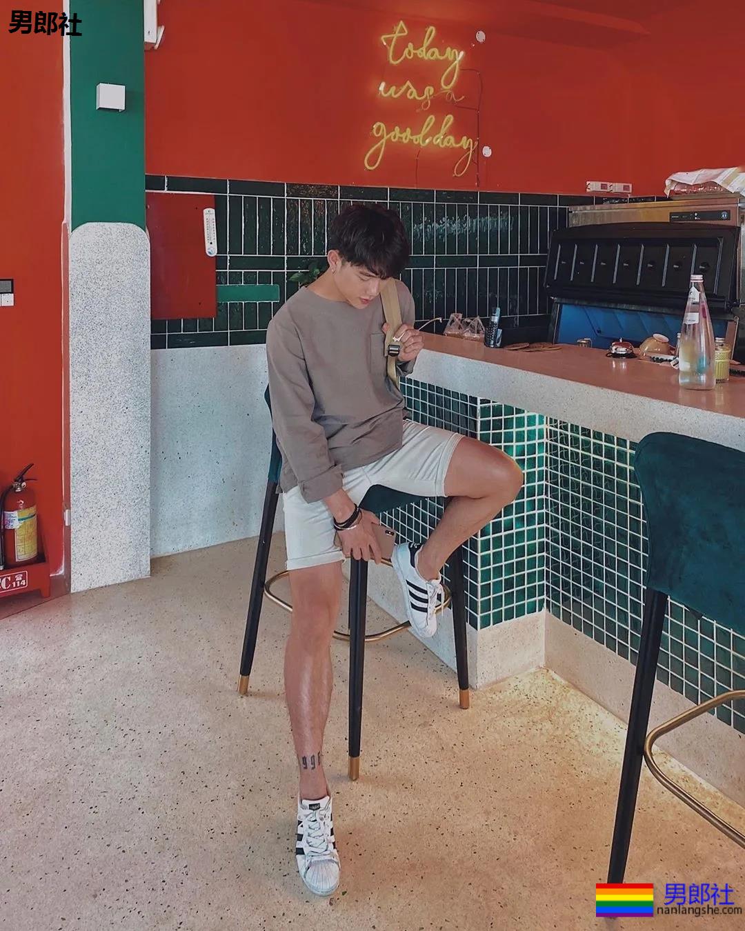 短裤瑜伽教练比毛若懿还软!96年腱子肉小狼狗,好水一翘屁嫩男! - 51虹马 短裤瑜伽教练比毛若懿还软!96年腱子肉小狼狗,好水一翘屁嫩男! - 51虹马