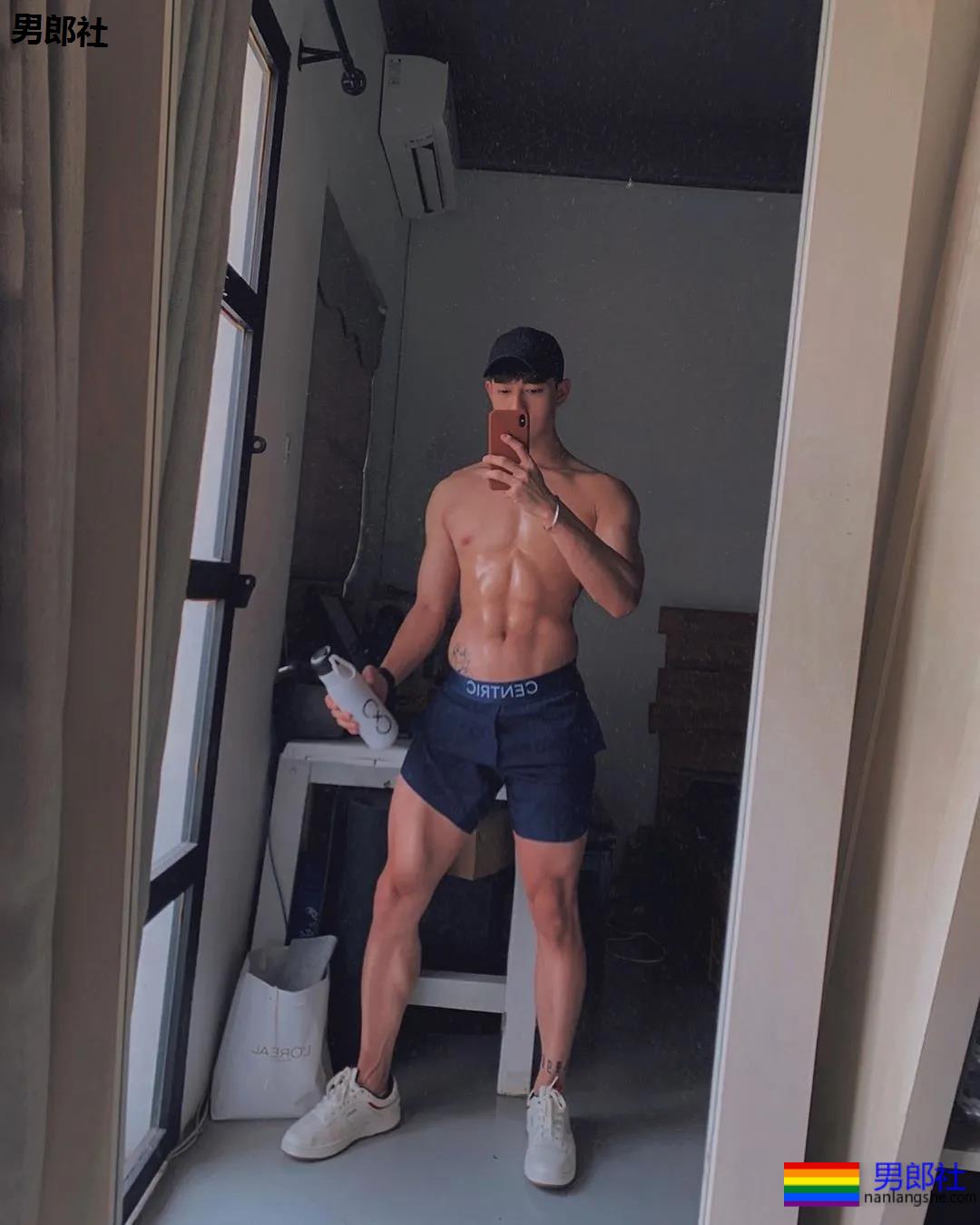 短裤瑜伽教练比毛若懿还软!96年腱子肉小狼狗,好水一翘屁嫩男! - 51虹马 短裤瑜伽教练比毛若懿还软!96年腱子肉小狼狗,好水一翘屁嫩男! - 51虹马