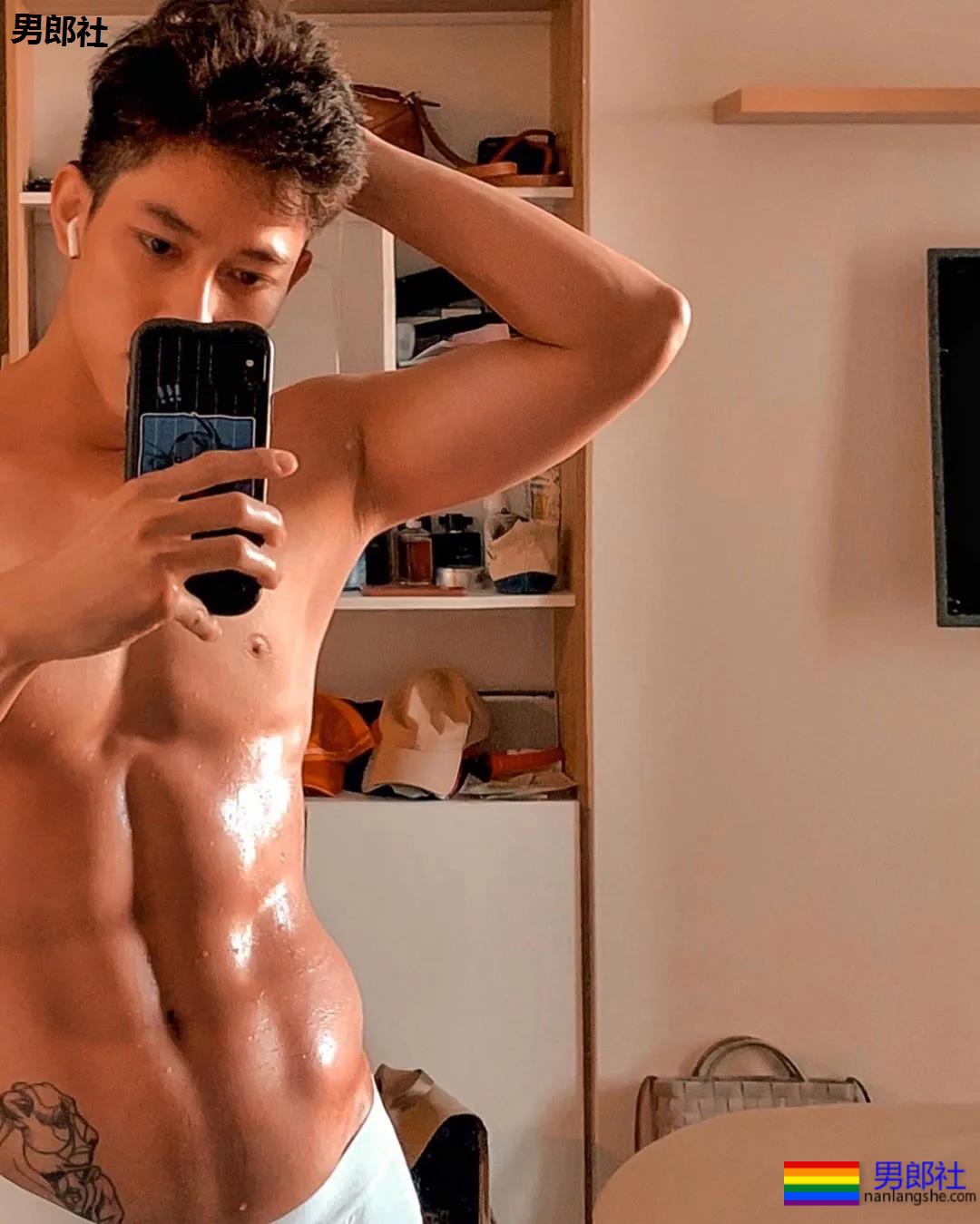 短裤瑜伽教练比毛若懿还软!96年腱子肉小狼狗,好水一翘屁嫩男! - 51虹马 短裤瑜伽教练比毛若懿还软!96年腱子肉小狼狗,好水一翘屁嫩男! - 51虹马