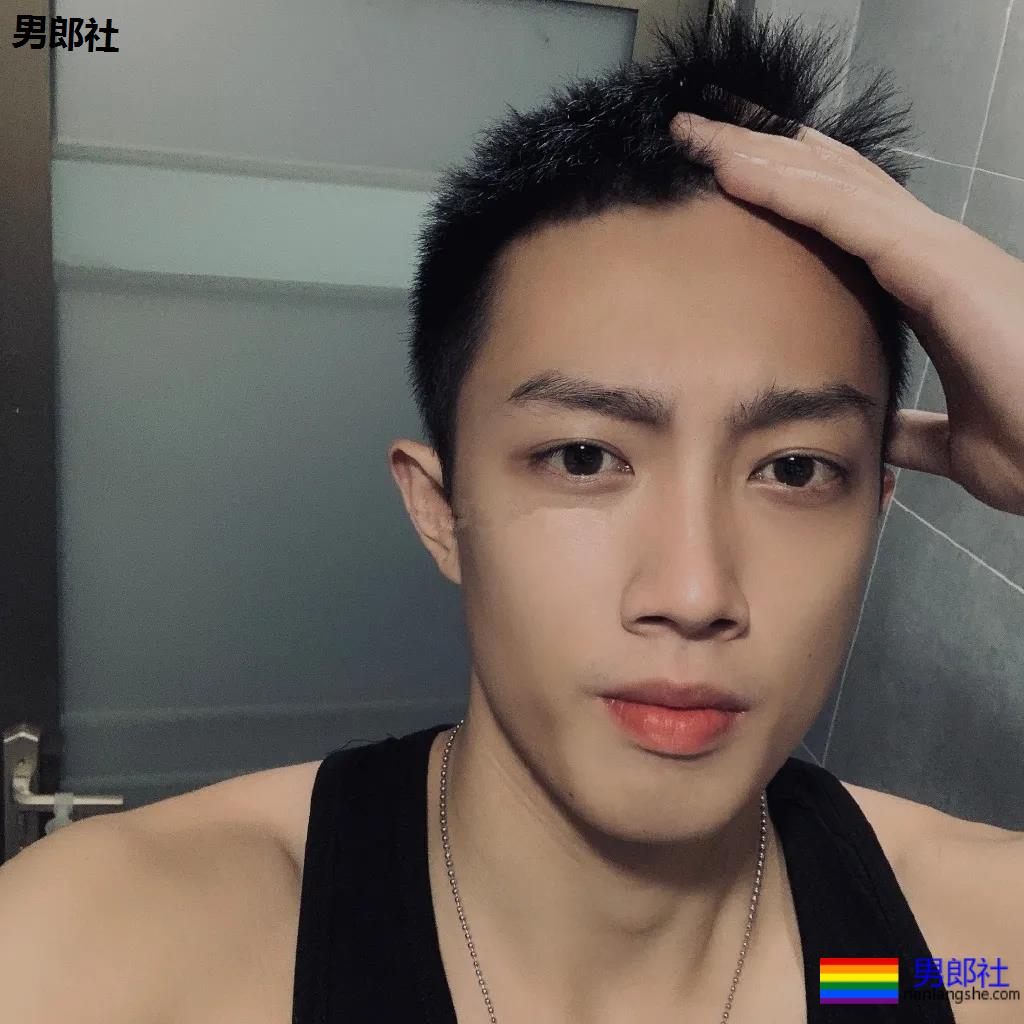 185大长腿退役兵哥，腹肌公狗腰太帅了！ - 51虹马