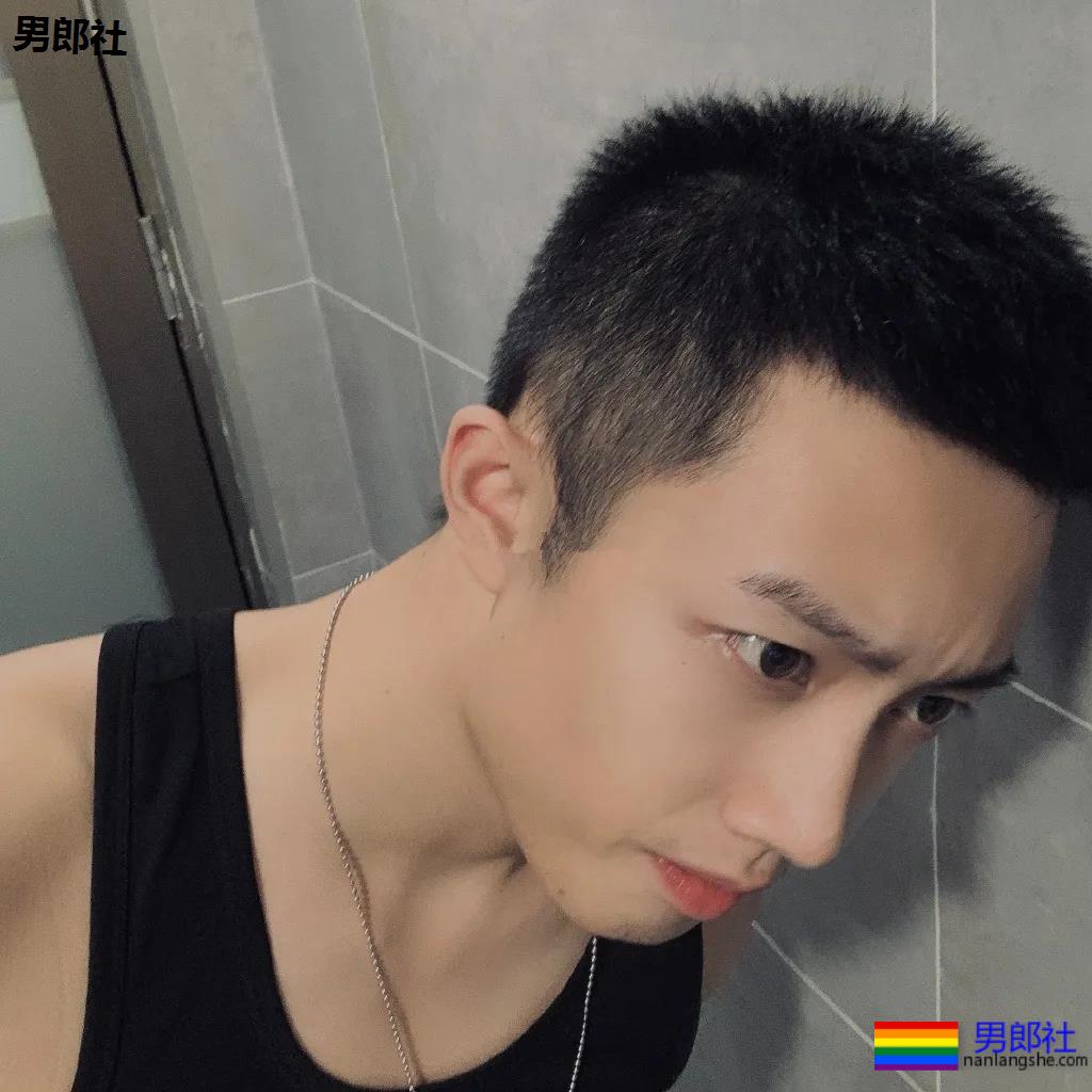 185大长腿退役兵哥，腹肌公狗腰太帅了！ - 51虹马