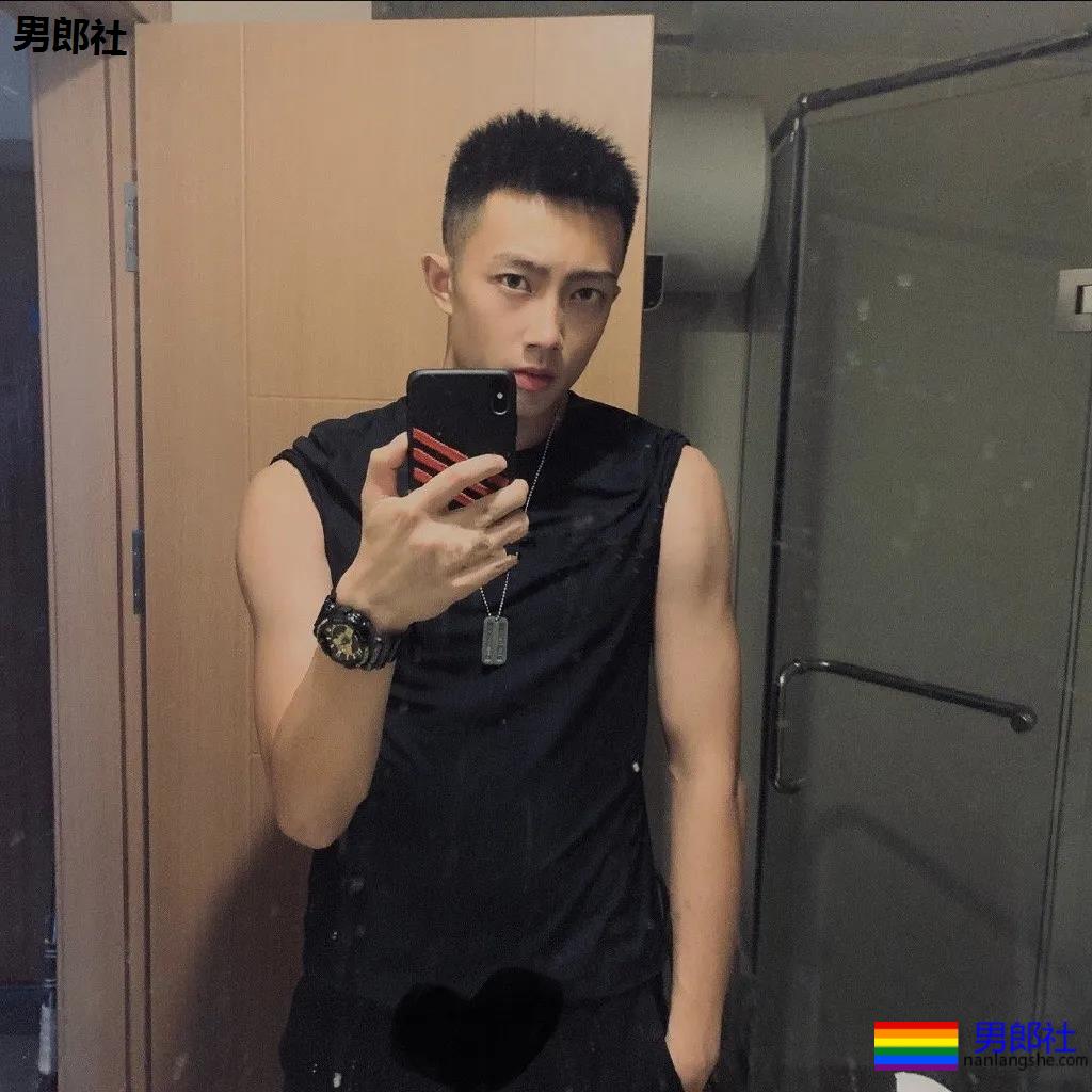 185大长腿退役兵哥，腹肌公狗腰太帅了！ - 51虹马