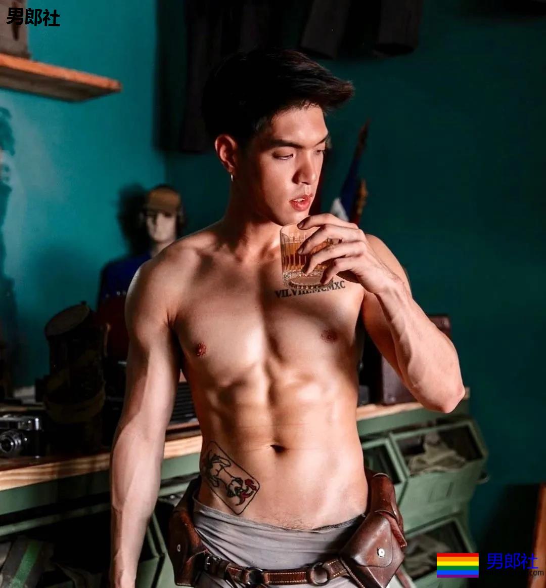 亚裔男模私下拍写真da,散发的荷尔蒙很有魅力,18cm小狼狗。 - 51虹马 亚裔男模私下拍写真da,散发的荷尔蒙很有魅力,18cm小狼狗。 - 51虹马