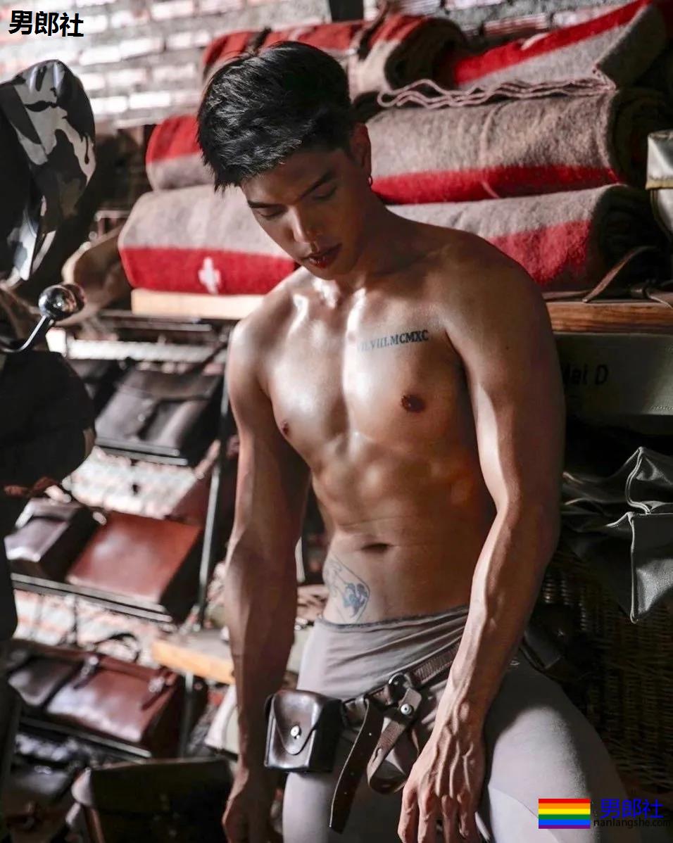 亚裔男模私下拍写真da,散发的荷尔蒙很有魅力,18cm小狼狗。 - 51虹马 亚裔男模私下拍写真da,散发的荷尔蒙很有魅力,18cm小狼狗。 - 51虹马