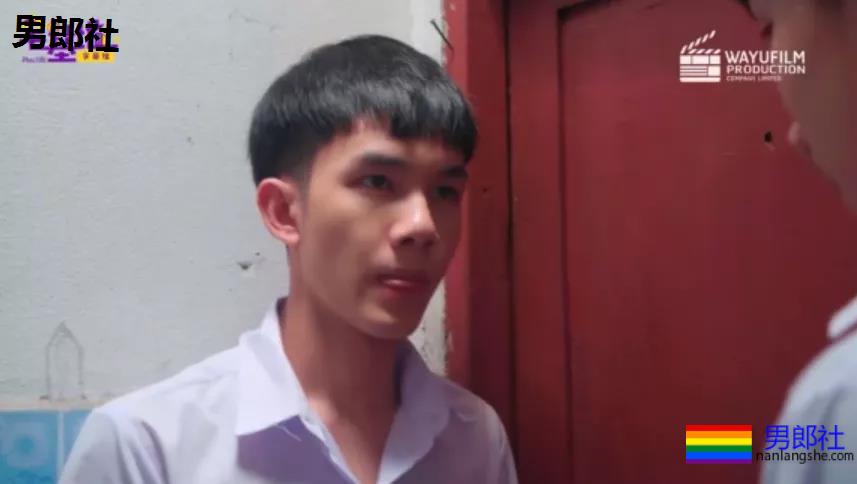 新收：男生厕所隔间里的秘密。。。 - 51虹马