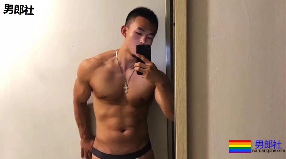 21岁东北肌肉救生员走红，自拍照显惊人实力，想被他救援! - 51虹马