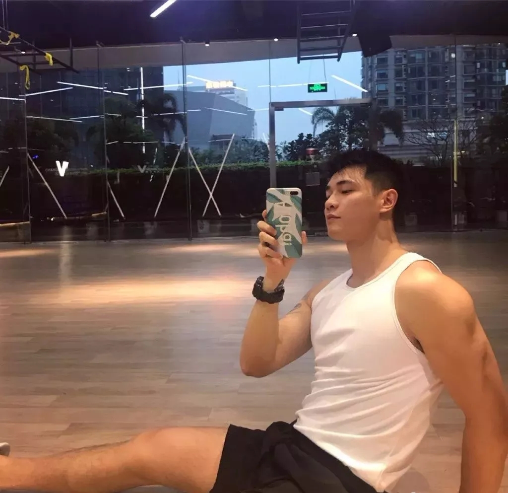 大Dior肌肉猛男！身材Man爆，哭喊着我要~ - 51虹马