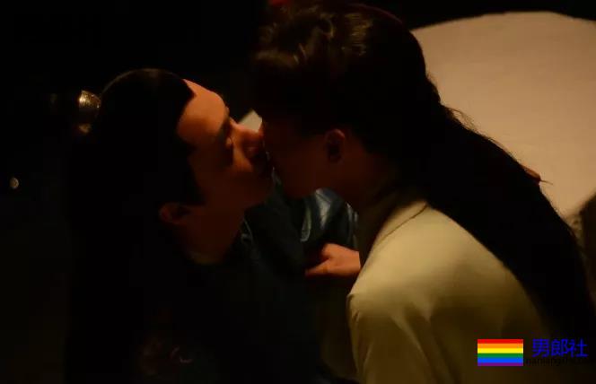 国产片尺度最大没有之一，帝王攻vs穿越受泳池PaPa，战况激烈！ - 51虹马