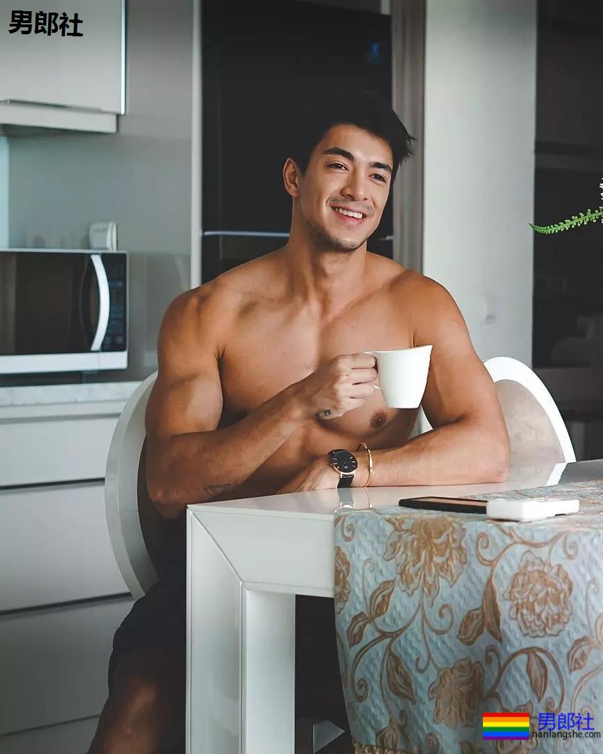 混血熟男被嘲太大,克制欲望6年的他终于翻身了! - 51虹马 混血熟男被嘲太大,克制欲望6年的他终于翻身了! - 51虹马