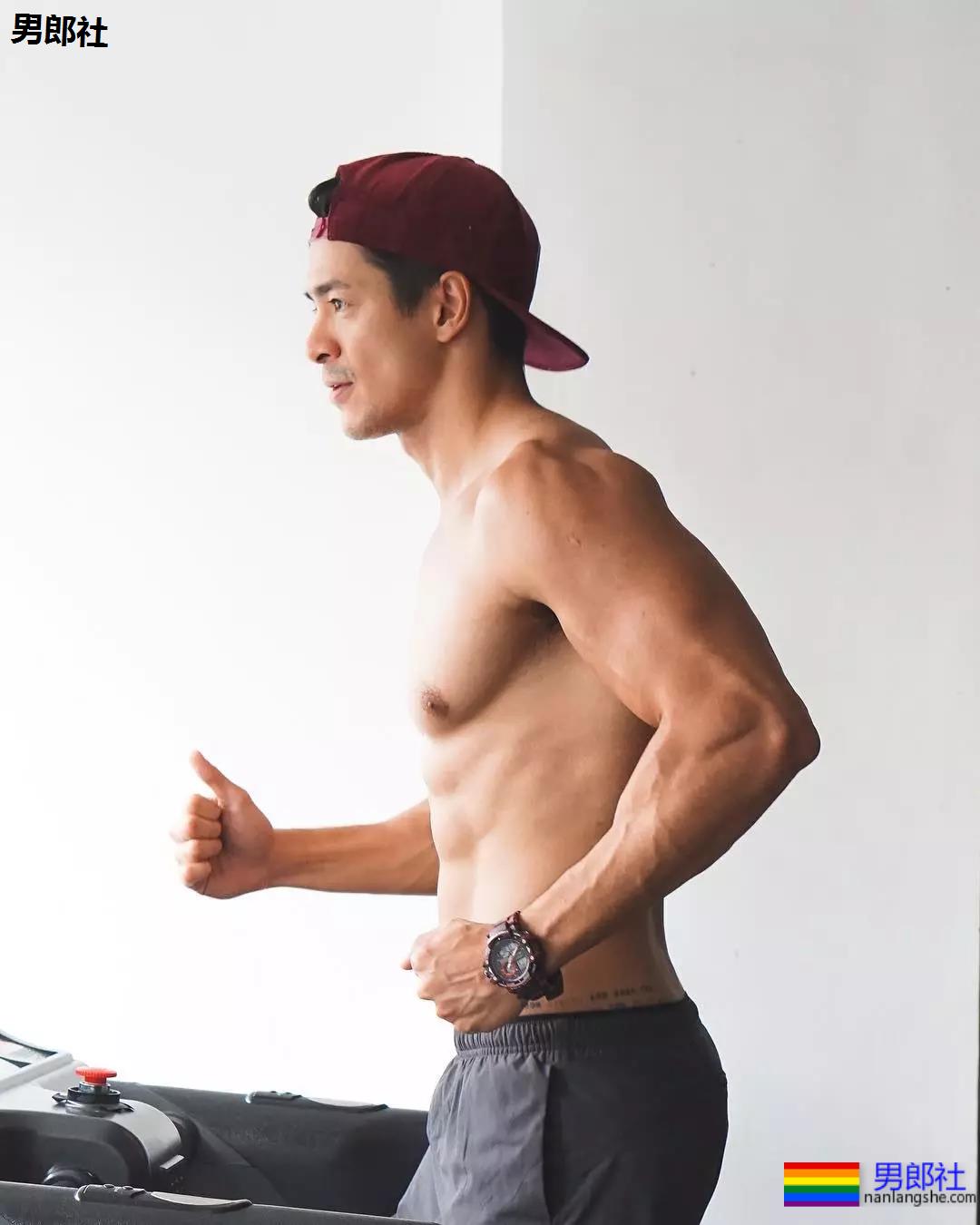 混血熟男被嘲太大,克制欲望6年的他终于翻身了! - 51虹马 混血熟男被嘲太大,克制欲望6年的他终于翻身了! - 51虹马