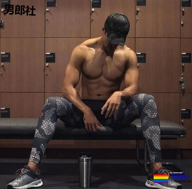 混血熟男被嘲太大,克制欲望6年的他终于翻身了! - 51虹马 混血熟男被嘲太大,克制欲望6年的他终于翻身了! - 51虹马