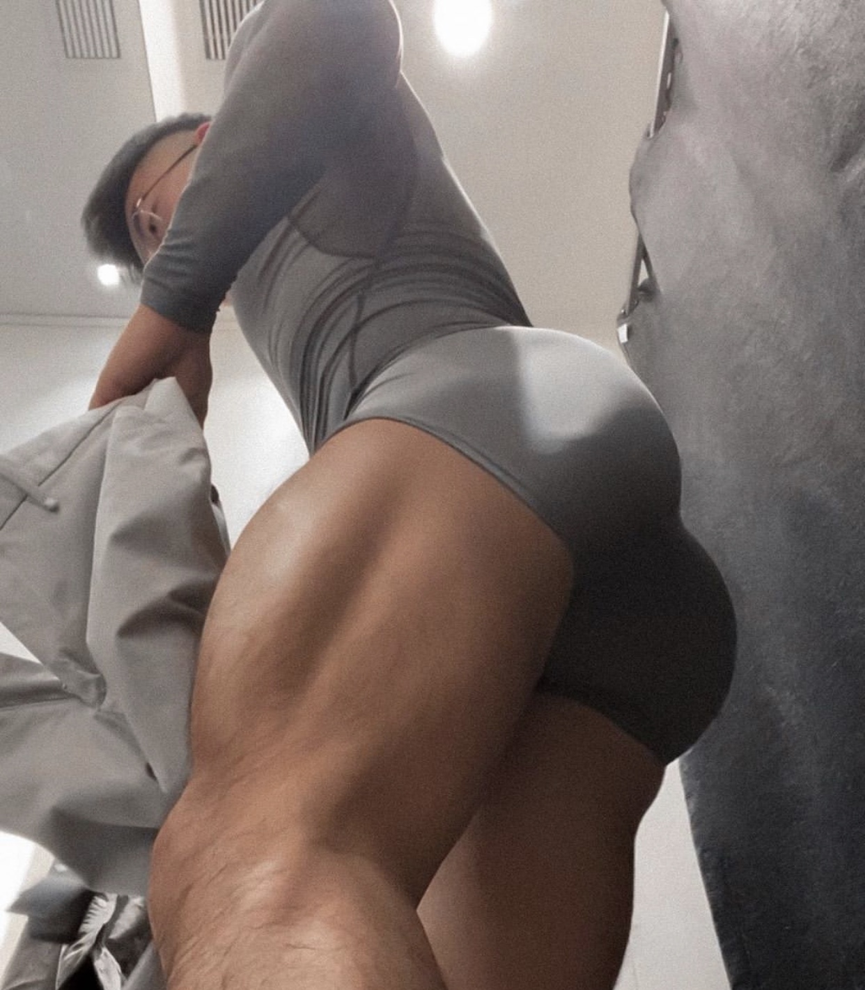 一个有蜜桃臀的男人 - 51虹马 一个有蜜桃臀的男人 - 51虹马