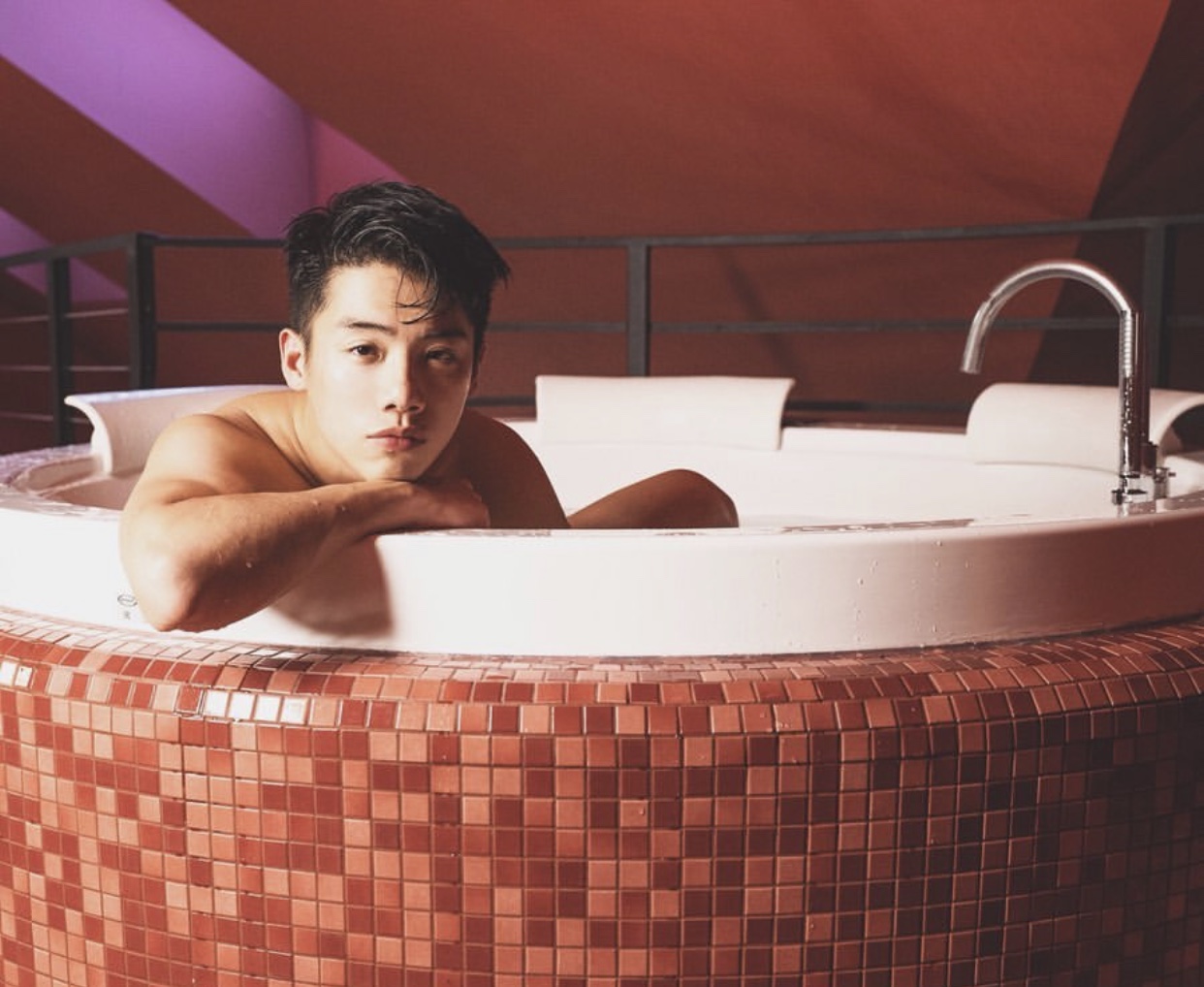 直男认为gay才有的10项行为 - 51虹马