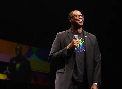 柯林斯:出柜为支持同性婚姻 科比的转变让我感动 - 51虹马