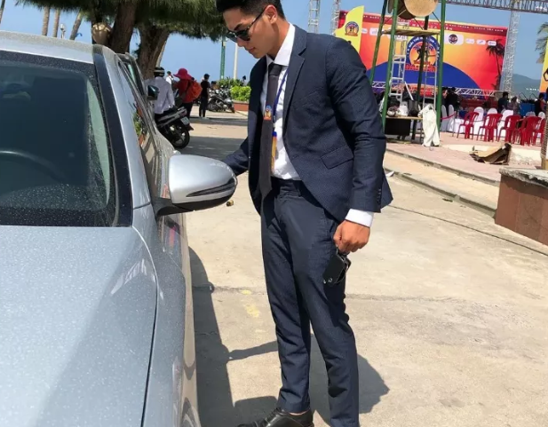 滴滴司机老公靠给男性出卖身体赚钱被我发现了,该离婚吗-51虹马