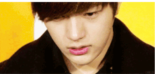 在国外曾遭多男下药性侵...他忧郁崩溃走不出 心理医生这样说 - 51虹马