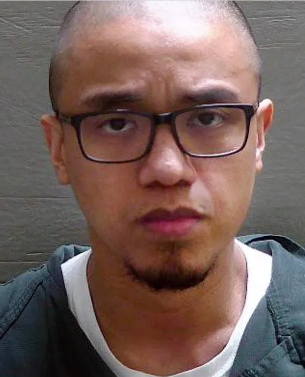 32岁英语男老师猥亵多名高中男生，胁迫学生拍小视频-51虹马