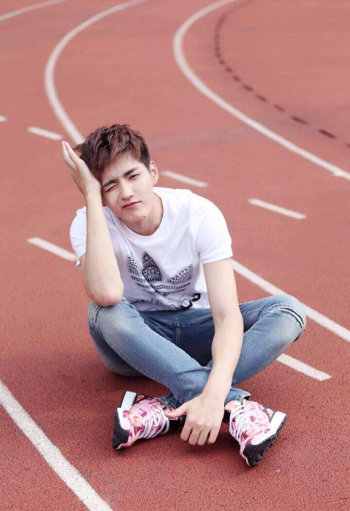 直男认为gay才有的10项行为 - 51虹马