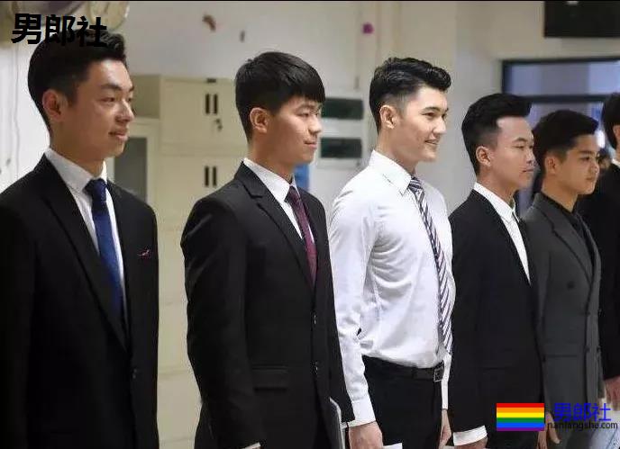 飞机上遇客在厕所“玩飞机” 空少不愿清理：太恶心 - 51虹马