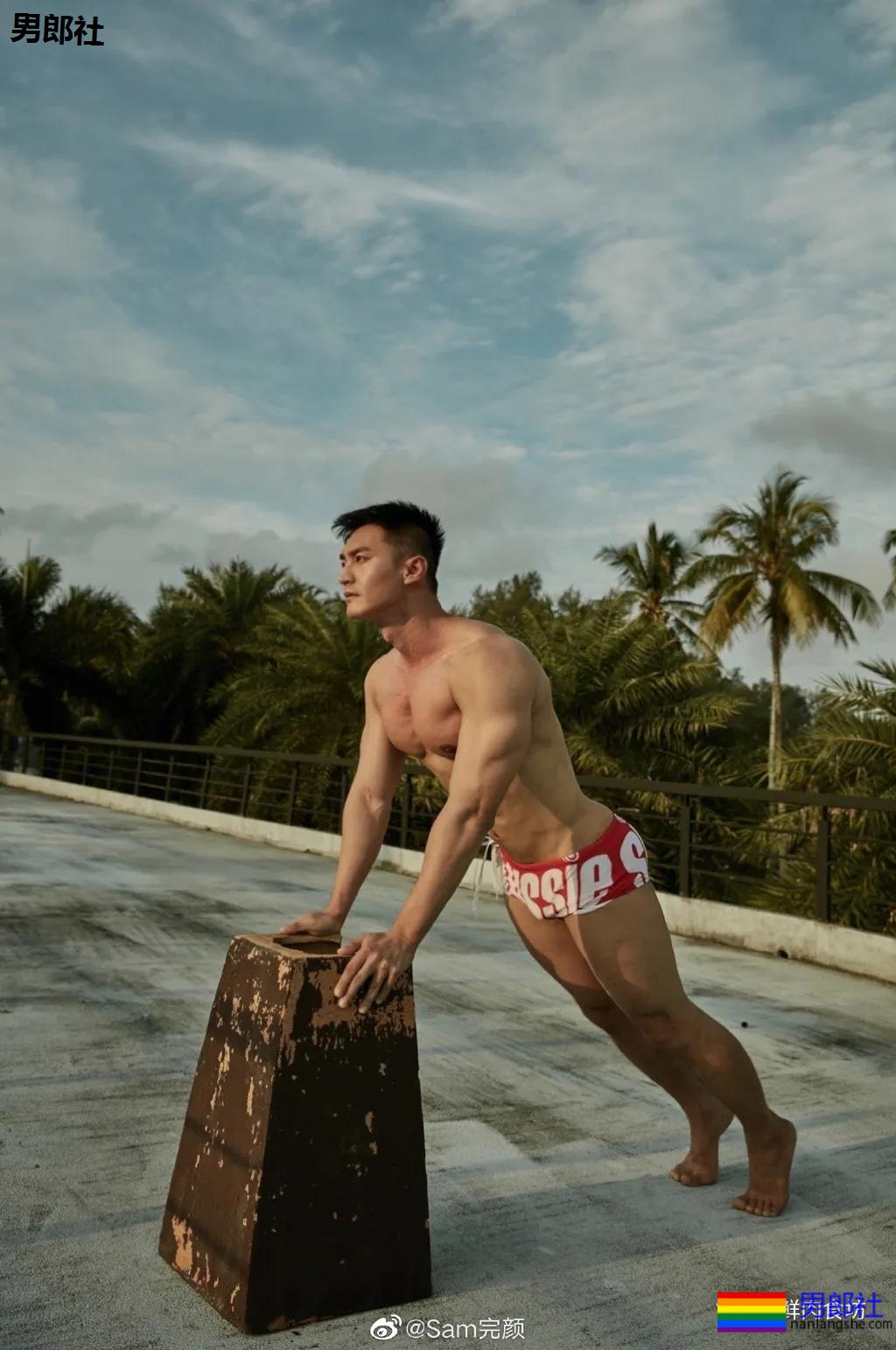 北外红泳裤小哥走红，这身材也太绝了！ - 51虹马