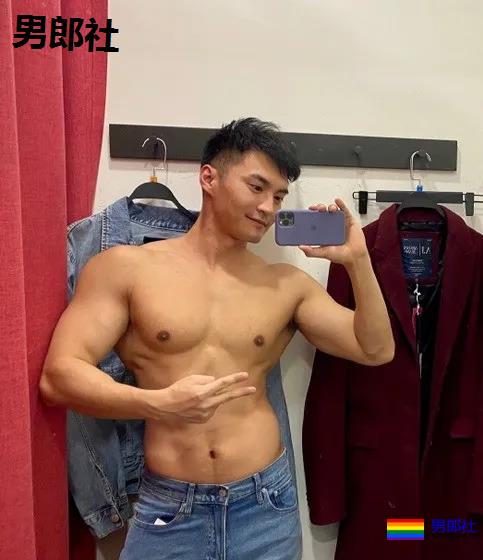 北外红泳裤小哥走红，这身材也太绝了！ - 51虹马