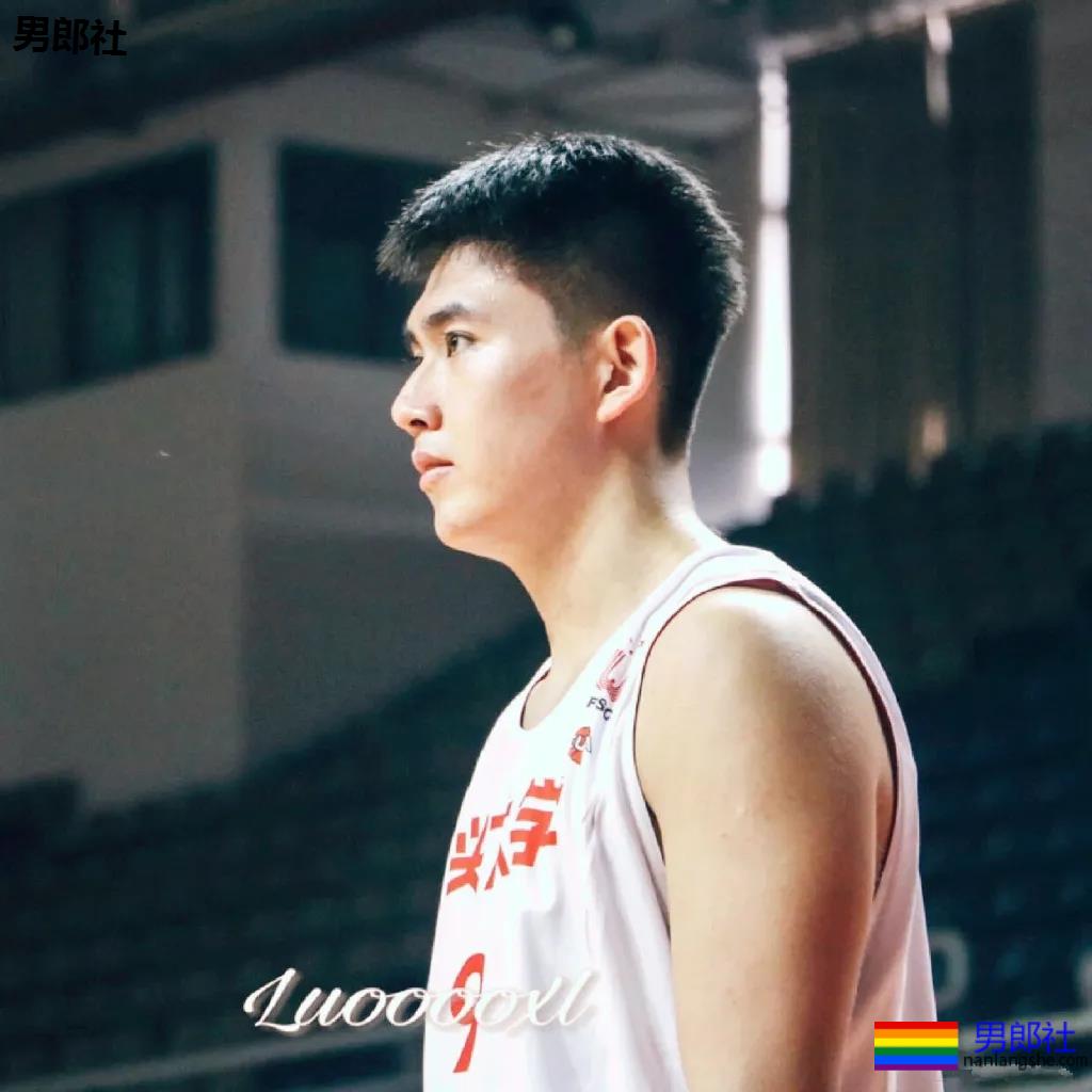 00后汕大篮球体育生校草,2米03长腿大鼻子,这个直男奶凶! - 51虹马 00后汕大篮球体育生校草,2米03长腿大鼻子,这个直男奶凶! - 51虹马