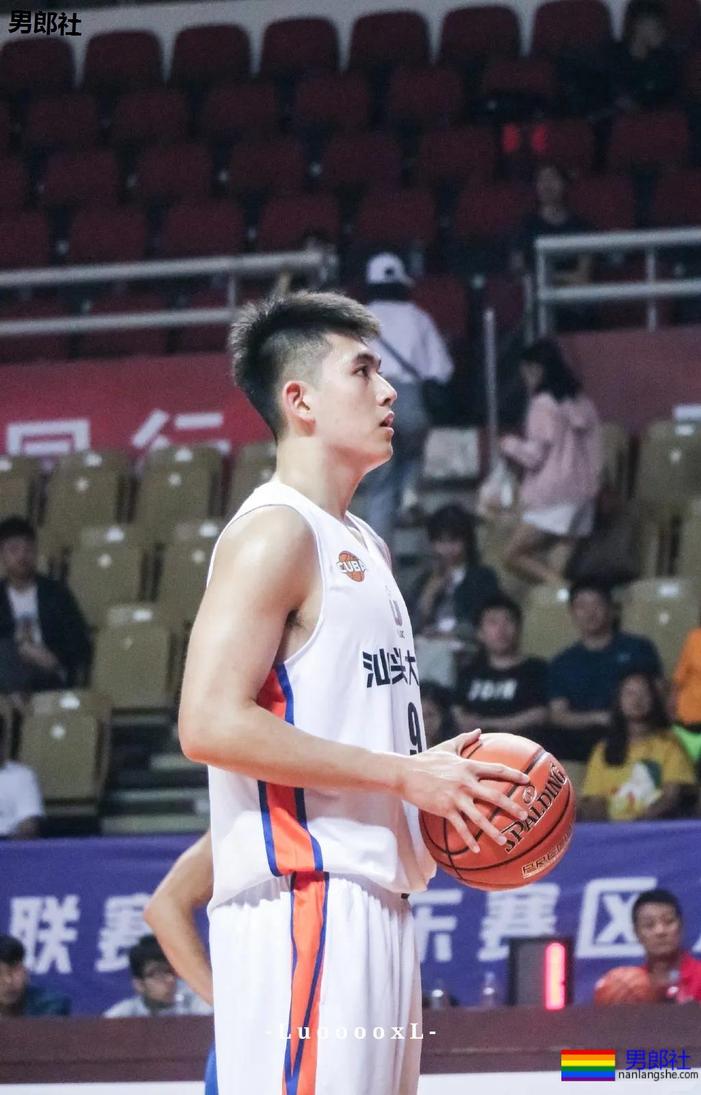 00后汕大篮球体育生校草,2米03长腿大鼻子,这个直男奶凶! - 51虹马 00后汕大篮球体育生校草,2米03长腿大鼻子,这个直男奶凶! - 51虹马