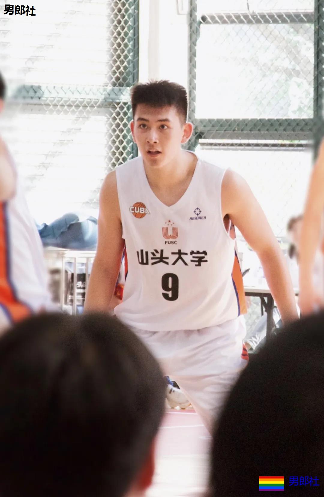 00后汕大篮球体育生校草,2米03长腿大鼻子,这个直男奶凶! - 51虹马 00后汕大篮球体育生校草,2米03长腿大鼻子,这个直男奶凶! - 51虹马